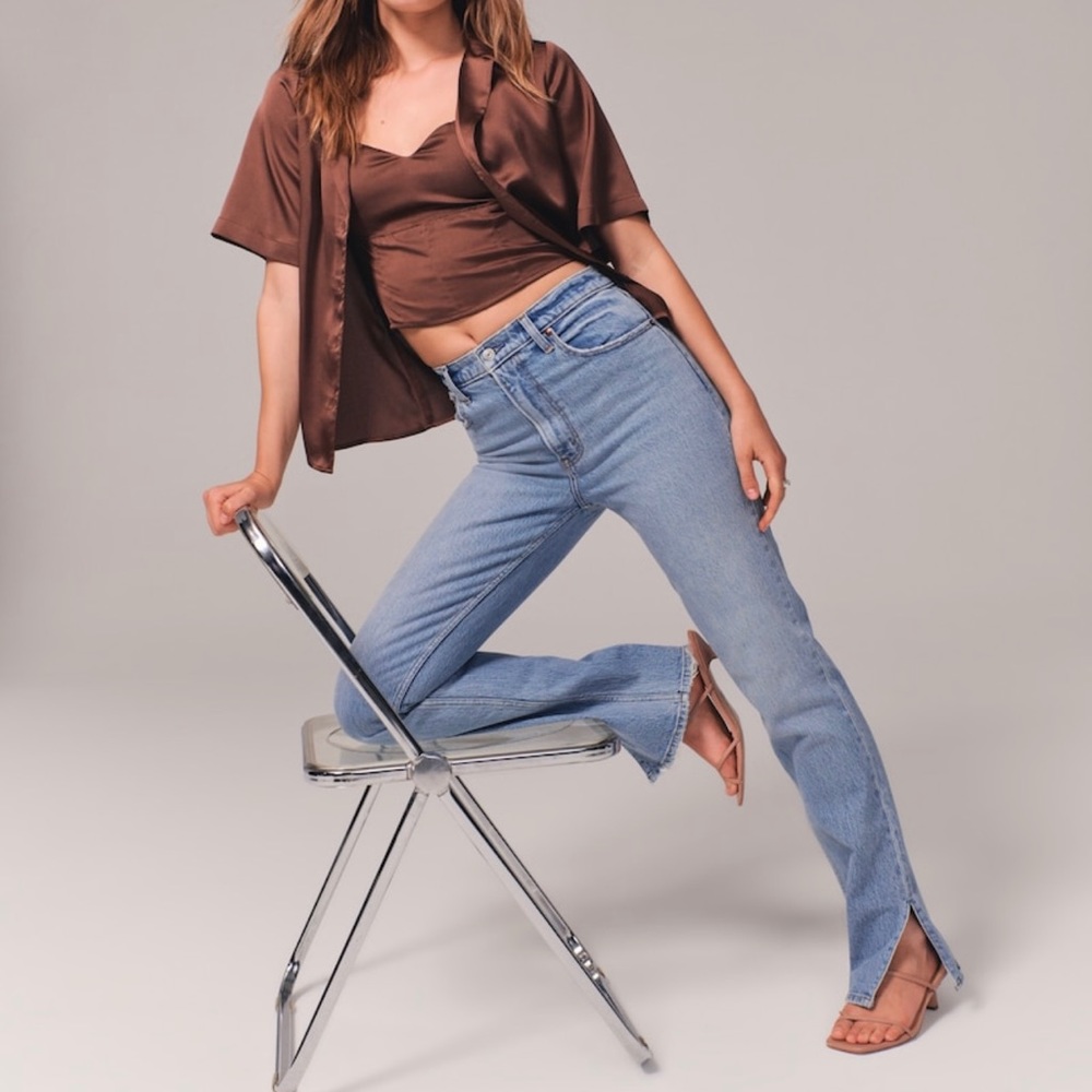 Abercrombie A&F Ultra High Rise 90s Straight Size 25